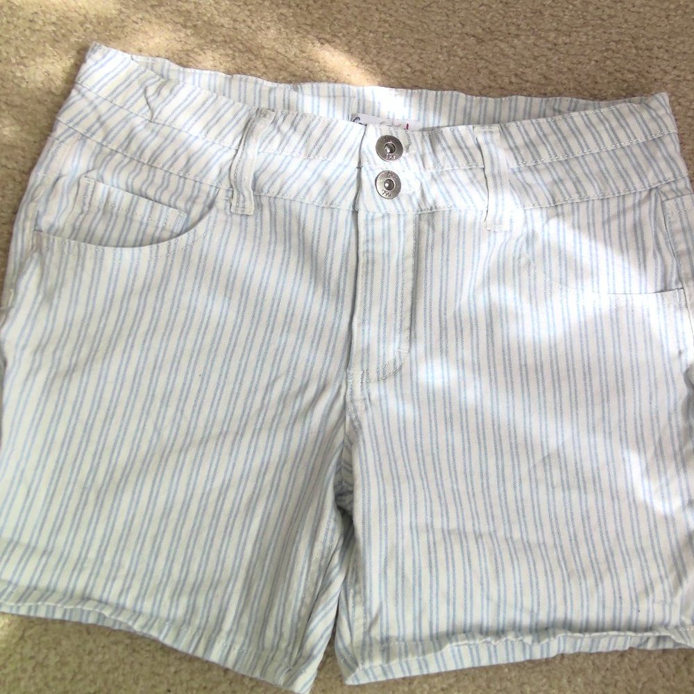Cute jean shorts